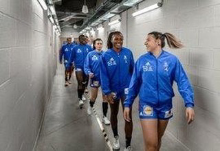 AA59E660-A967-4CBA-8880-721CE5745BF4